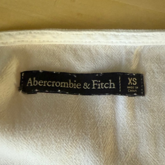 Abercrombie and Fitch White Cropped Batwing Button V -Neck Blouse - Picture 4 of 8